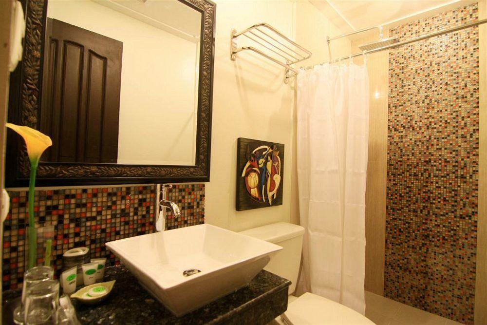 Urban Manor Hotel Roxas City Eksteriør billede